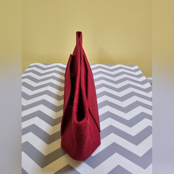 Disney X Coach City Tote Cruella Motif - Picture 12 of 17